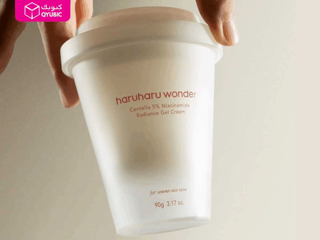 Haruharu Wonder’s Centella Niacinamide Radiance Gel Cream, a minimal Korean skin product designed to brighten uneven skin tone, trending among Korean beauty products online UAE.